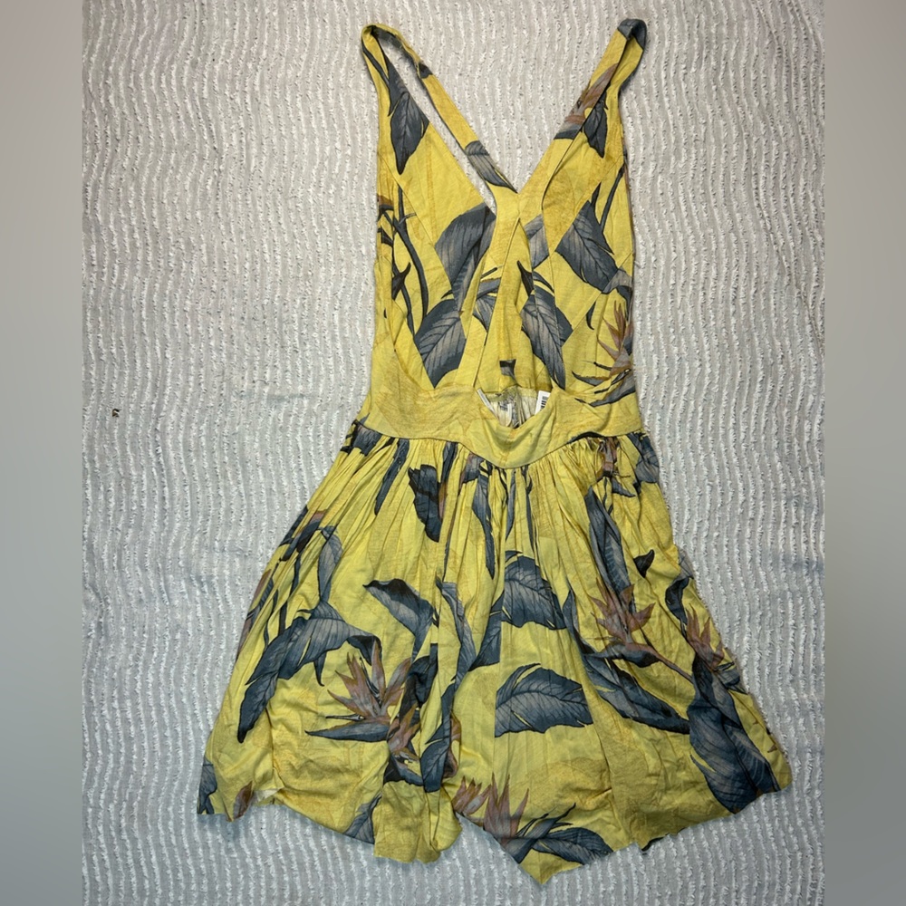 Urban Outfitters Kimchi Blue Yellow Floral Short Romper Dress NWT Size Small UO - Picture 7 of 13